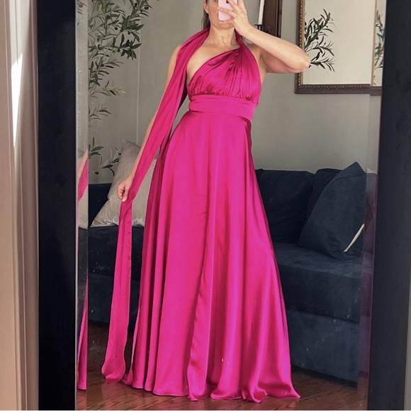 Elegant Fuchsia Evening Gown - Picture 4 of 12